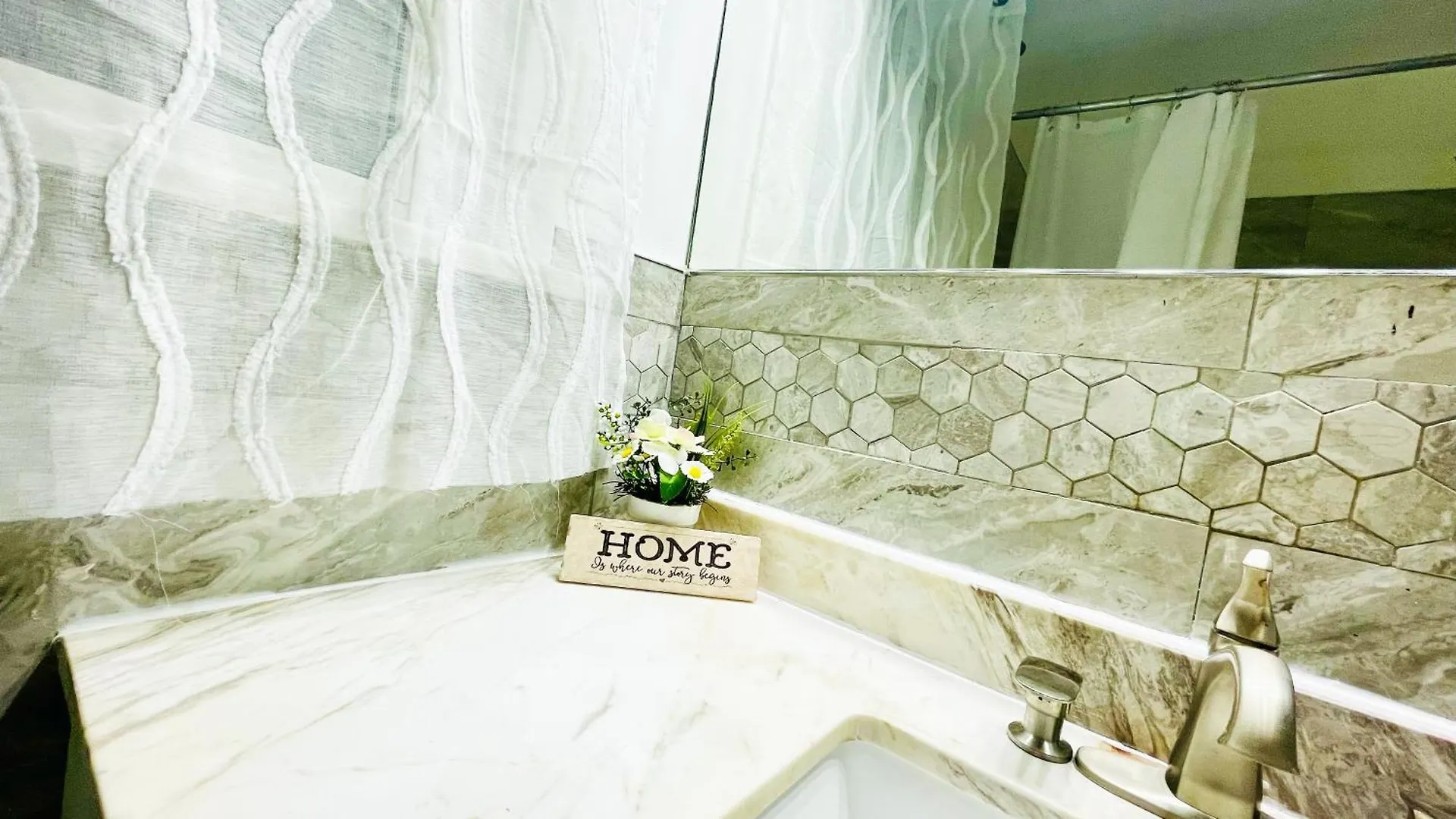 Home Near Toronto Pearson Airport Canada