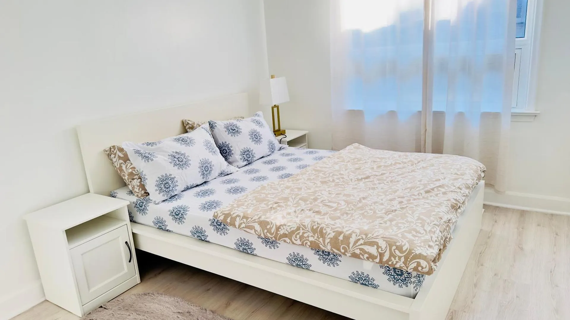 Apartment Home Near Toronto Pearson Airport Canada