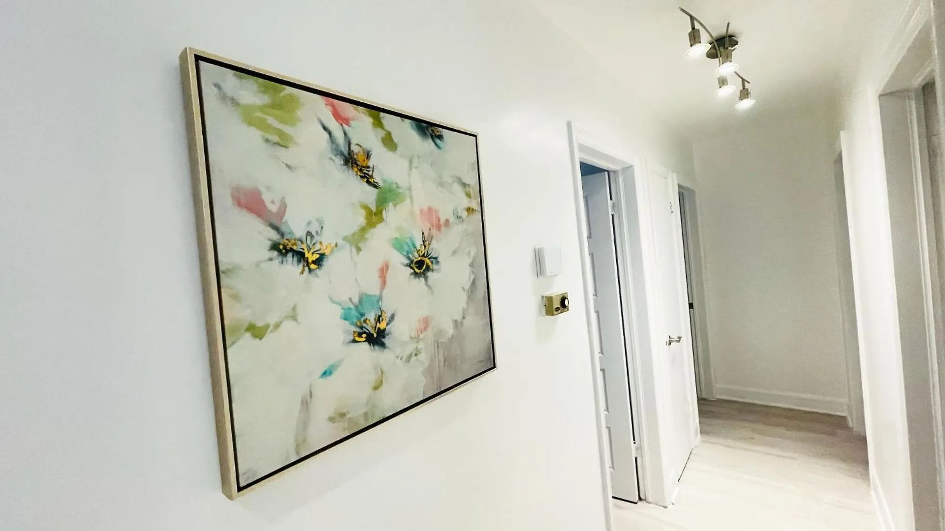 Apartment Home Near Toronto Pearson Airport