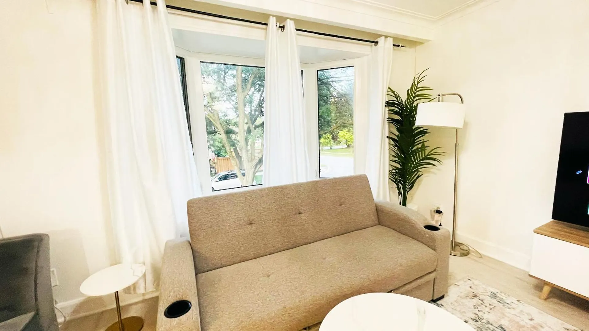 Home Near Toronto Pearson Airport Apartment