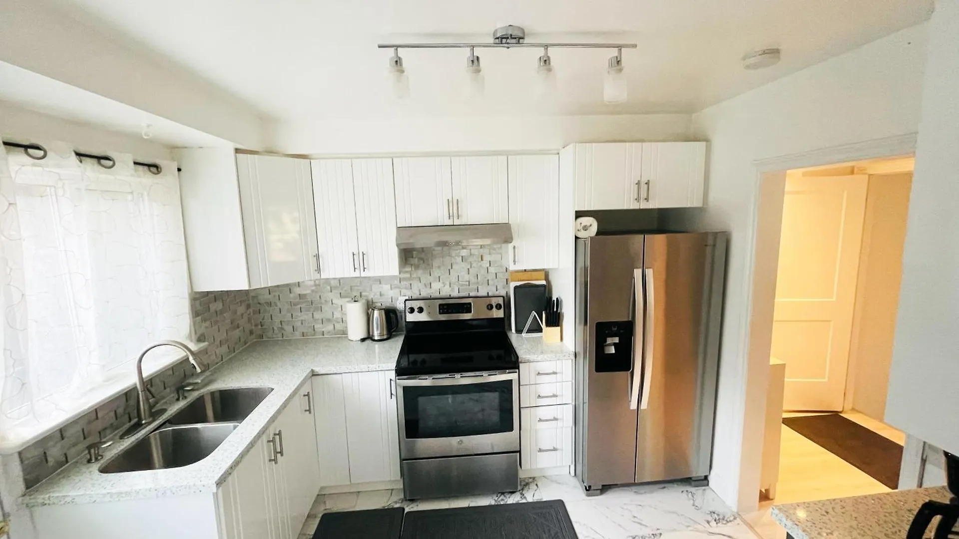 Home Near Toronto Pearson Airport